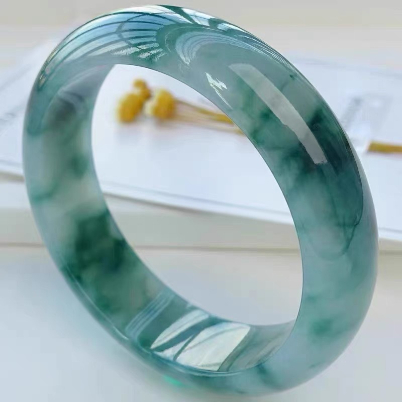 Ice Jadeite Bracelet from Myan - Bracelets 评论和价格
