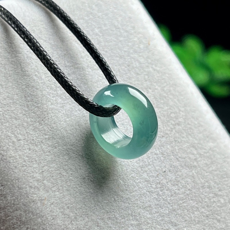 Natural Emerald Blue Water Luc - Necklaces 评论和价格