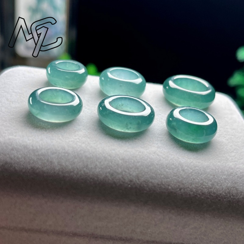 Natural Emerald Blue Water Luc - Necklaces 评论和价格