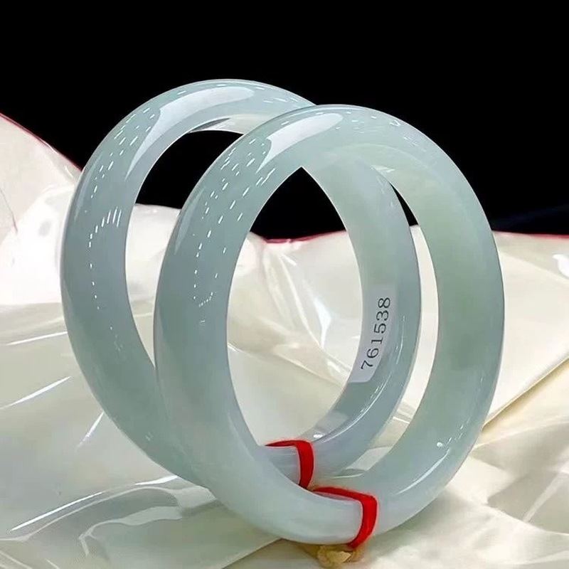 Old Mine Icy Burmese Bracelet, - Bracelets 评论和价格